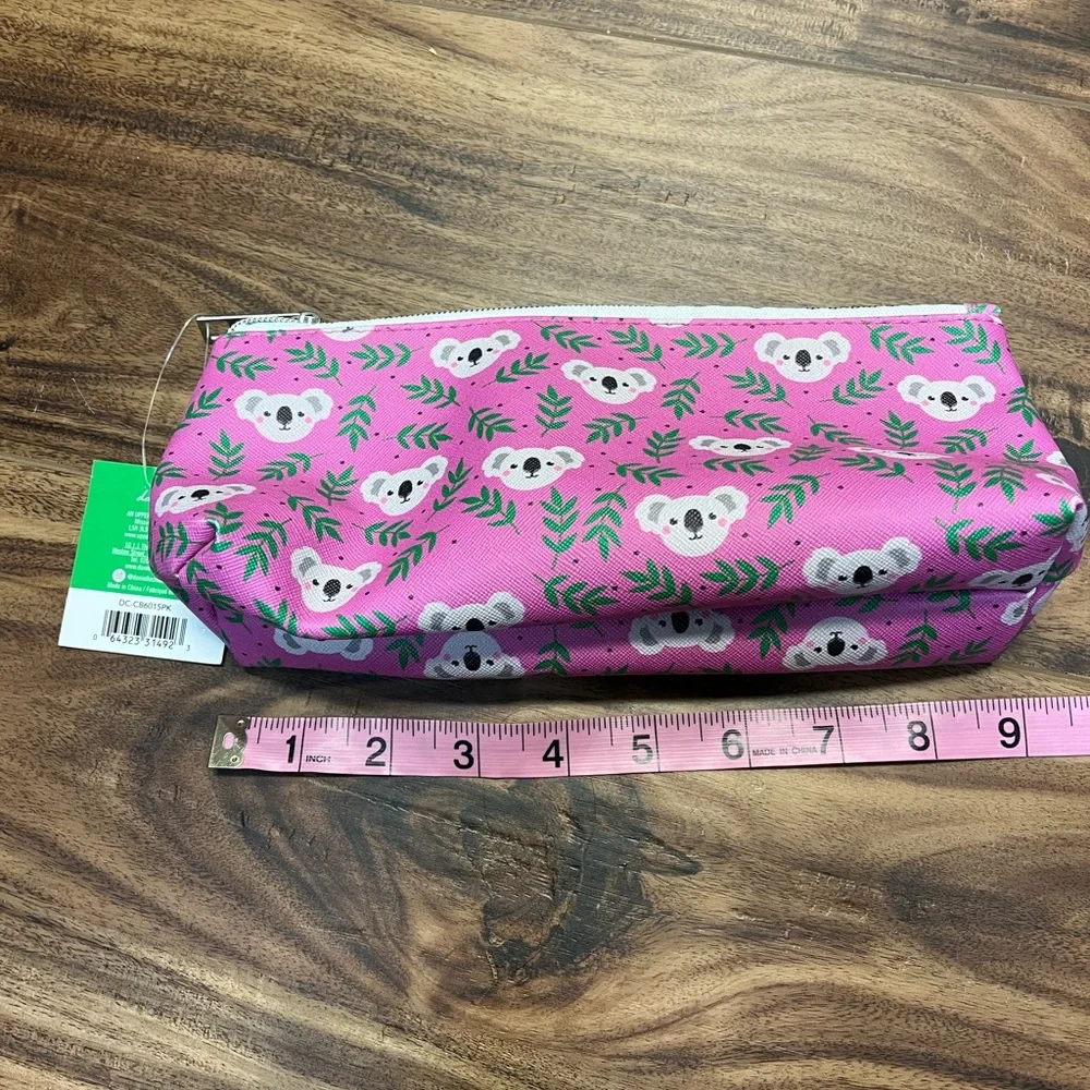 - Danielle Creation Pencil Cosmetics case NWT